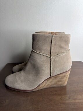 Lucky Brand Tan Suede Zolinni Wedge Boots Sz 9.5 Womens